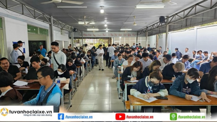 Học và thi bằng lái ô tô tại TP.HCM có giá hơn 30 triệu đồng