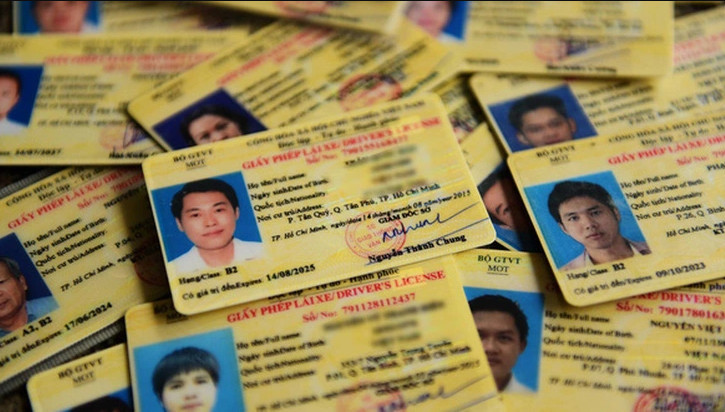 Sẽ đổi, cấp lại giấy phép lái xe theo phân hạng mới?